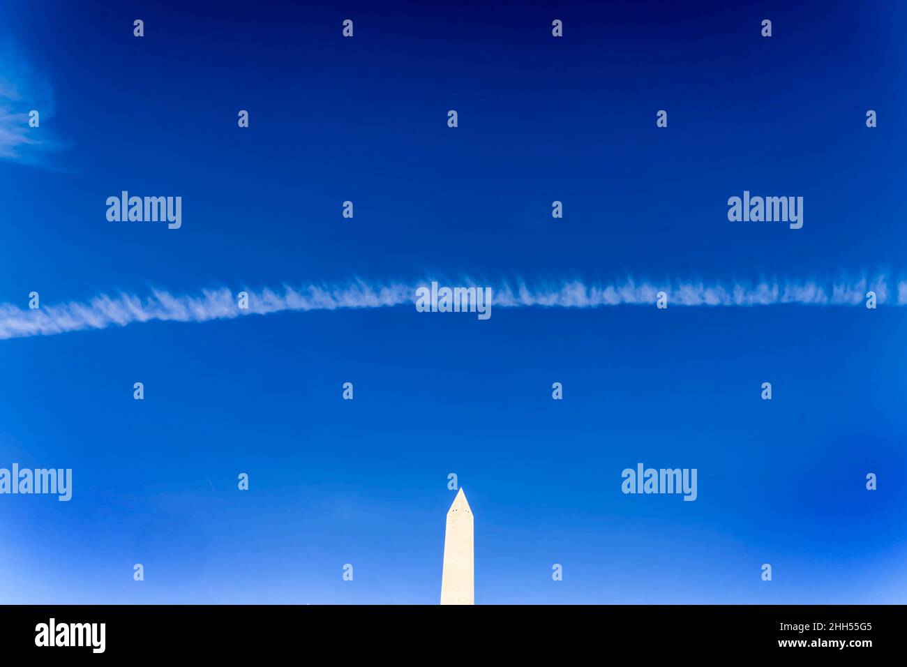 Il Washington Monument a Washington DC in una brillante giornata invernale. Foto Stock