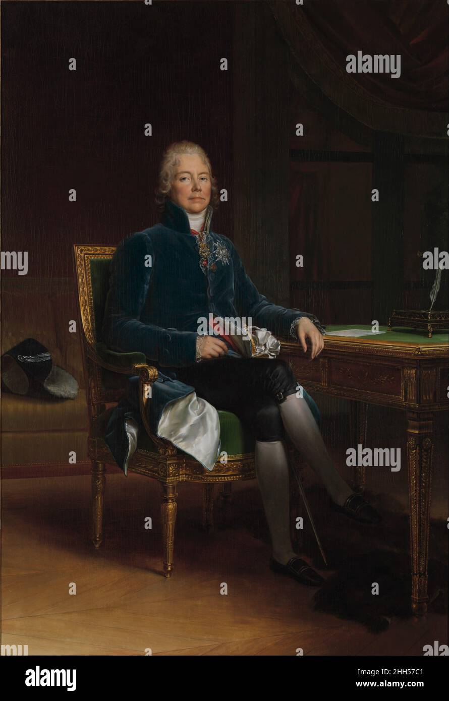 Charles Maurice de Talleyrand Périgord (1754–1838), Prince de Bénévent 1808 barone Francois Gérard francese Talleyrand commissionò questo ritratto dopo che si dimise dalla sua posizione di ministro degli affari esteri per protestare contro l’insaziabile ambizione militare di Napoleone. Gérard conosceva Talleyrand personalmente e bilanciava con attenzione la facilità della sua sitter con una presenza imponente e un’espressione insignificante. In effetti, il viso e l’abbigliamento di Talleyrand sono riserve di relativa calma in contrasto con la sedia dorata e i supporti ormolu della scrivania, dettagli Gérard utilizzato per animare la superficie e strutturare la caduta di luce. Foto Stock