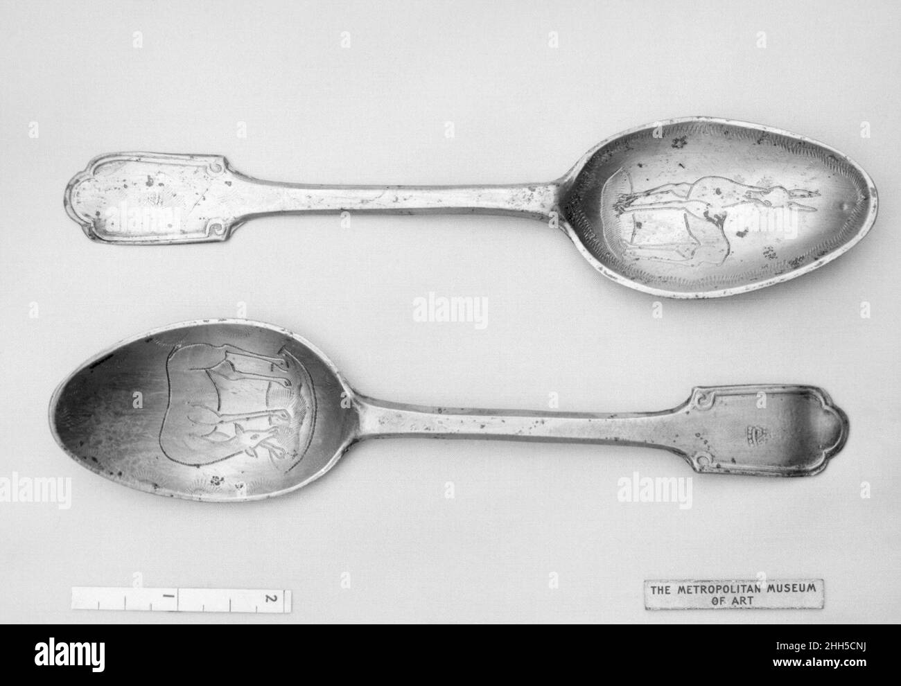Coppia di cucchiai metà 18th secolo forse tedesco. Coppia di cucchiai 189058 possibilmente tedeschi, coppia di cucchiai, metà del 18th secolo, Pewter, .711: L. 7 5/8 in. (19,4 cm); L. del recipiente da 2 7/8 poll. (7,3 cm); W. 1 3/4" (4,4 cm). Il Metropolitan Museum of Art, New York. Rogers Fund, 1906 (06,711, .712) Foto Stock