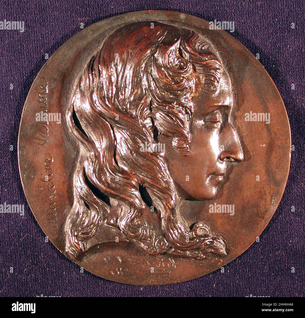 Marceline Valmore 1832 Pierre Jean David d'Angers il francese David d'Angers scrisse del poeta Valmore (1786-1859): "Niente è paragonabile a questa donna. Il suo volto è brutto, eppure è ammirabile", aggiungendo, "mi vergogno quando guardo il medaglione che ho fatto di lei". Marceline Valmore 230976 Foto Stock