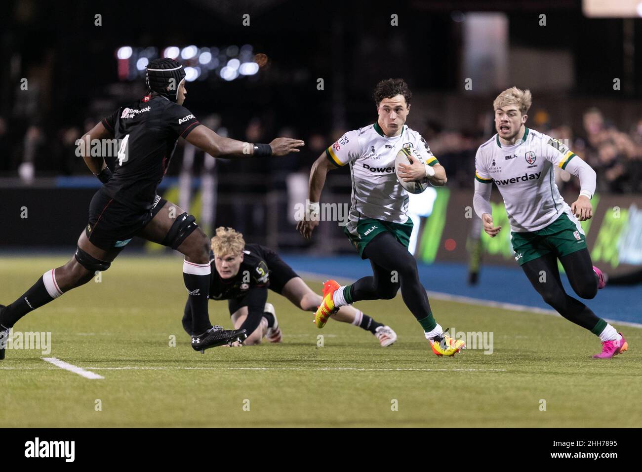 LONDRA, REGNO UNITO. JAN 23rd ben Loader of London Irish corre con la palla durante la partita della European Rugby Challenge Cup tra Saracens e London Irish all'Allianz Park di Londra domenica 23rd gennaio 2022. (Credit: Juan Gasparini | MI News) Credit: MI News & Sport /Alamy Live News Foto Stock