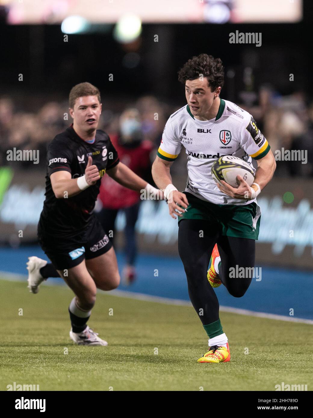 LONDRA, REGNO UNITO. JAN 23rd ben Loader of London Irish corre con la palla durante la partita della European Rugby Challenge Cup tra Saracens e London Irish all'Allianz Park di Londra domenica 23rd gennaio 2022. (Credit: Juan Gasparini | MI News) Credit: MI News & Sport /Alamy Live News Foto Stock