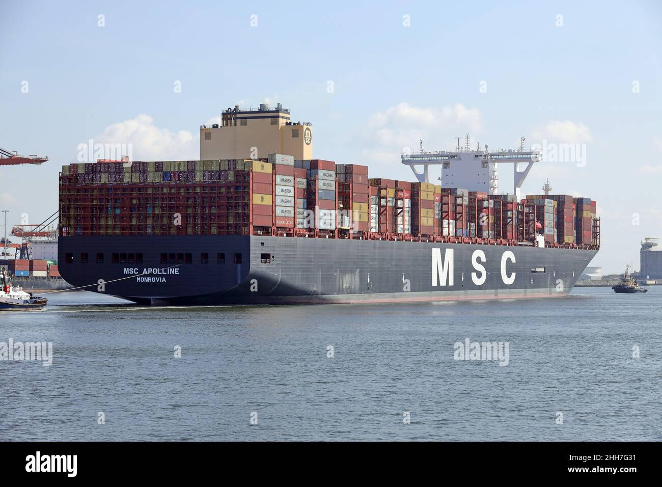 La nave portacontainer MSC Apolline lascia il porto di Rotterdam il 24 agosto 2021. Foto Stock