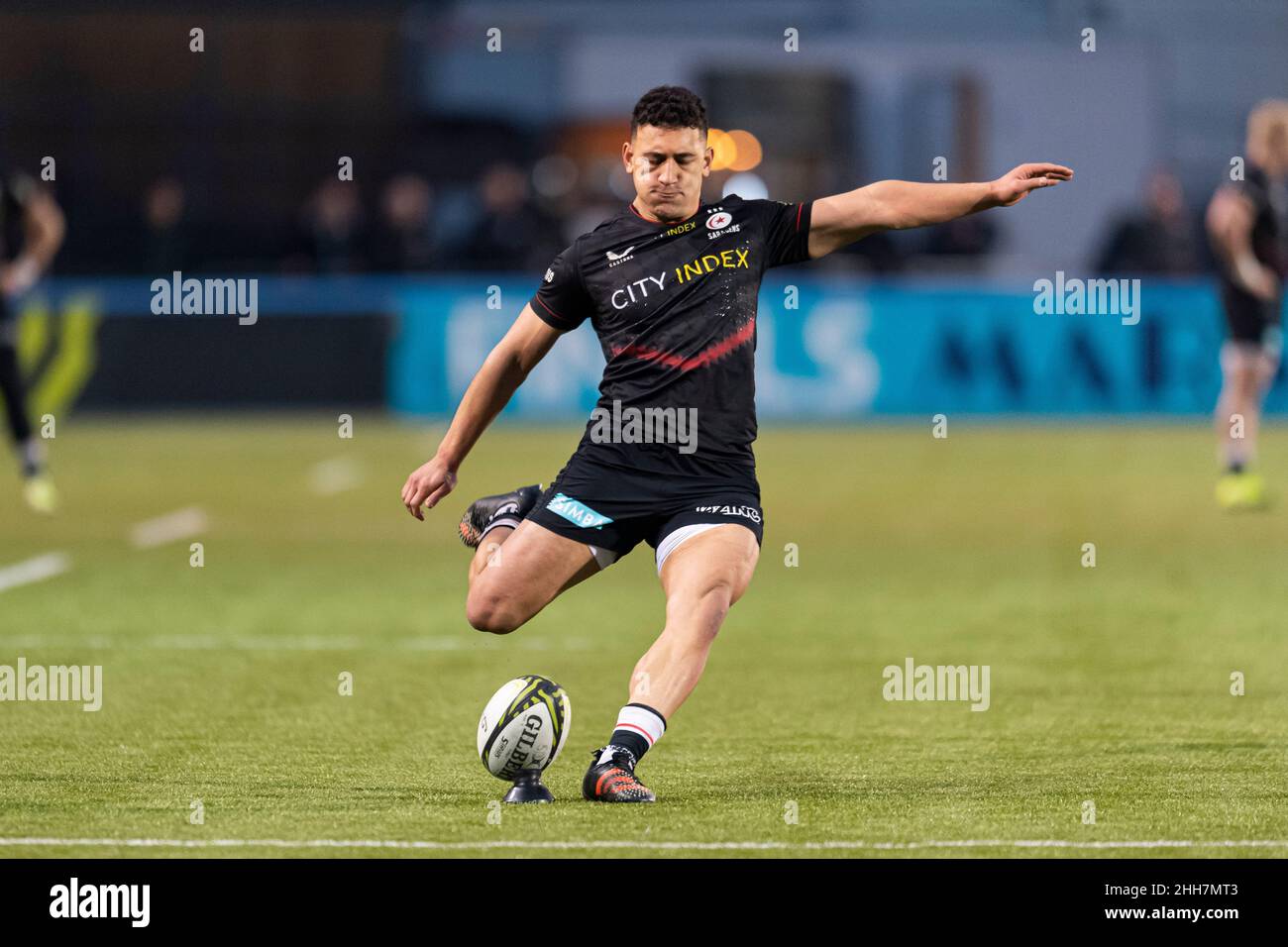 LONDRA, Regno Unito. 23th Jan 2022. Manu Vunipola di Saracens prende un calcio di conversione durante L'EPCR Challenge Cup R4 Saracens vs London Irish allo StoneX Stadium domenica 23 gennaio 2022 a LONDRA, Regno Unito. Credit: Taka G Wu/Alamy Live News Foto Stock