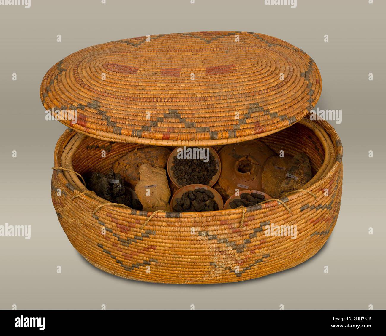 Cestello grande ovale ca. 14921473 a.C. nuovo Regno la tomba indisturbata di una donna di nome Cestello grande ovale ca. 14921473 a.C. nuovo Regno la tomba indisturbata di una donna di nome