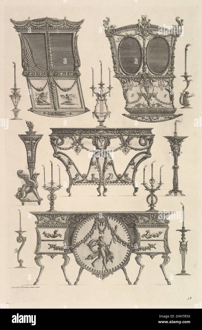 Vari mobili tra cui due sedie berlina, un tavolino e un commode (Deux ch. à porteurs v. de Côté, console, flambeau.), da diverse Maniere d'ornare i cammini ed ogni altra parte degli edifizi...(diversi modi di ornare sciminiere e tutte le altre parti delle case) ca. 1769 Giovanni Battista Piranesi italiano. Vari mobili tra cui due sedie berlina, un tavolino e un commode (Deux ch. à porteurs v. de Côté, console, flambeau.), da diverse Maniere d'adornare i cammini ed ogni altra parte degli edifizi...(diversi modi di ornare scimneypies e tutti gli altri Foto Stock