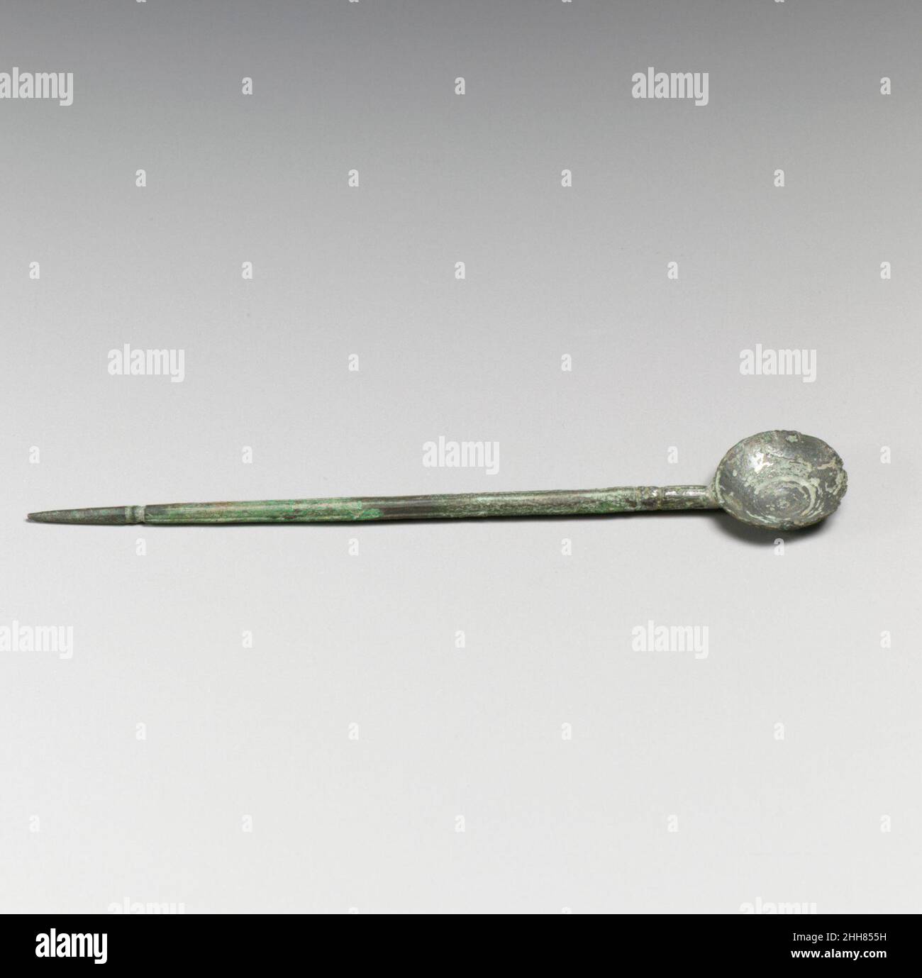 Cucchiaio, romanico cocleare. Cucchiaio, Coclear 251923 Roman, cucchiaio, Coclear, Argento, Rame, altro: 3/4 x 3 3/4 poll. (1,9 x 9,5 cm). Il Metropolitan Museum of Art, New York. Fletcher Fund, 1925 (25.78.143) Foto Stock