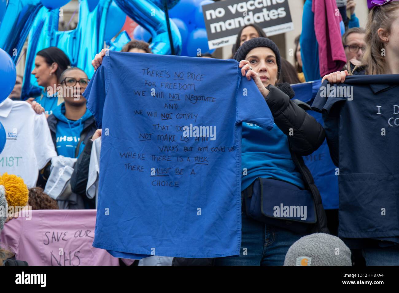 LONDRA, UK 22nd gennaio 2022, 100k NHS un gruppo di lavoratori NHS contro le vaccinazioni obbligatorie protesta nel centro di Londra Foto Stock