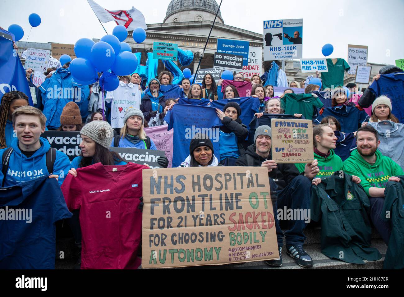 LONDRA, UK 22nd gennaio 2022, 100k NHS un gruppo di lavoratori NHS contro le vaccinazioni obbligatorie protesta nel centro di Londra Foto Stock