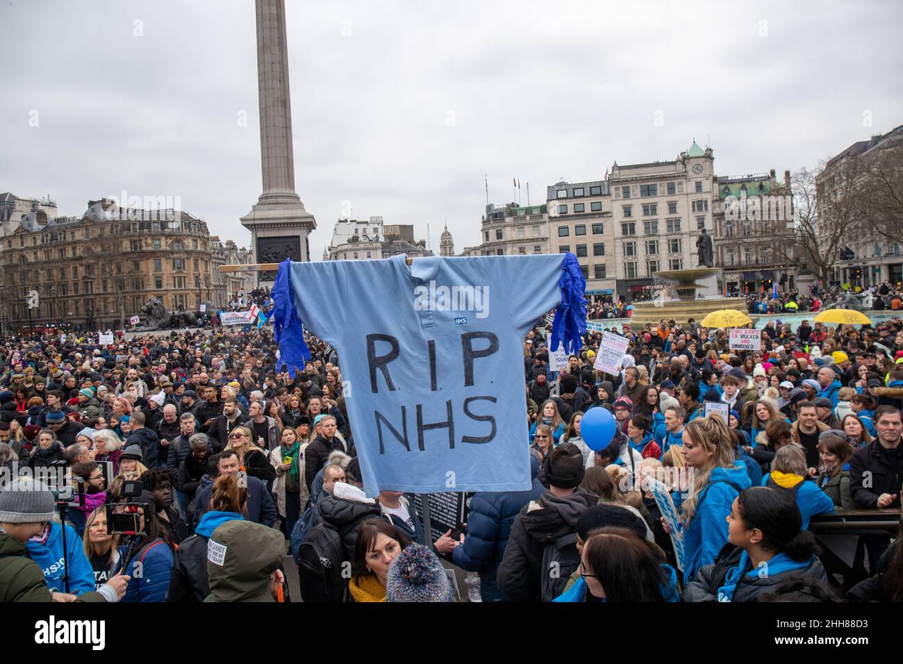 LONDRA, UK 22nd gennaio 2022, 100k NHS un gruppo di lavoratori NHS contro le vaccinazioni obbligatorie protesta nel centro di Londra Foto Stock