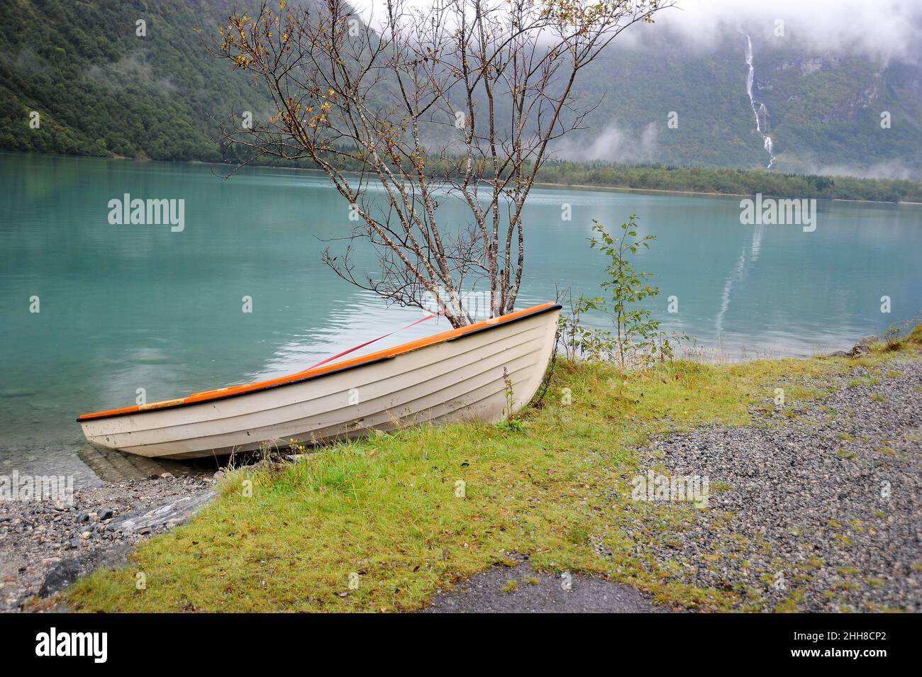 Lovatnet / Lago di Loen e Utigard / Ramnefjellfossen. Foto Stock