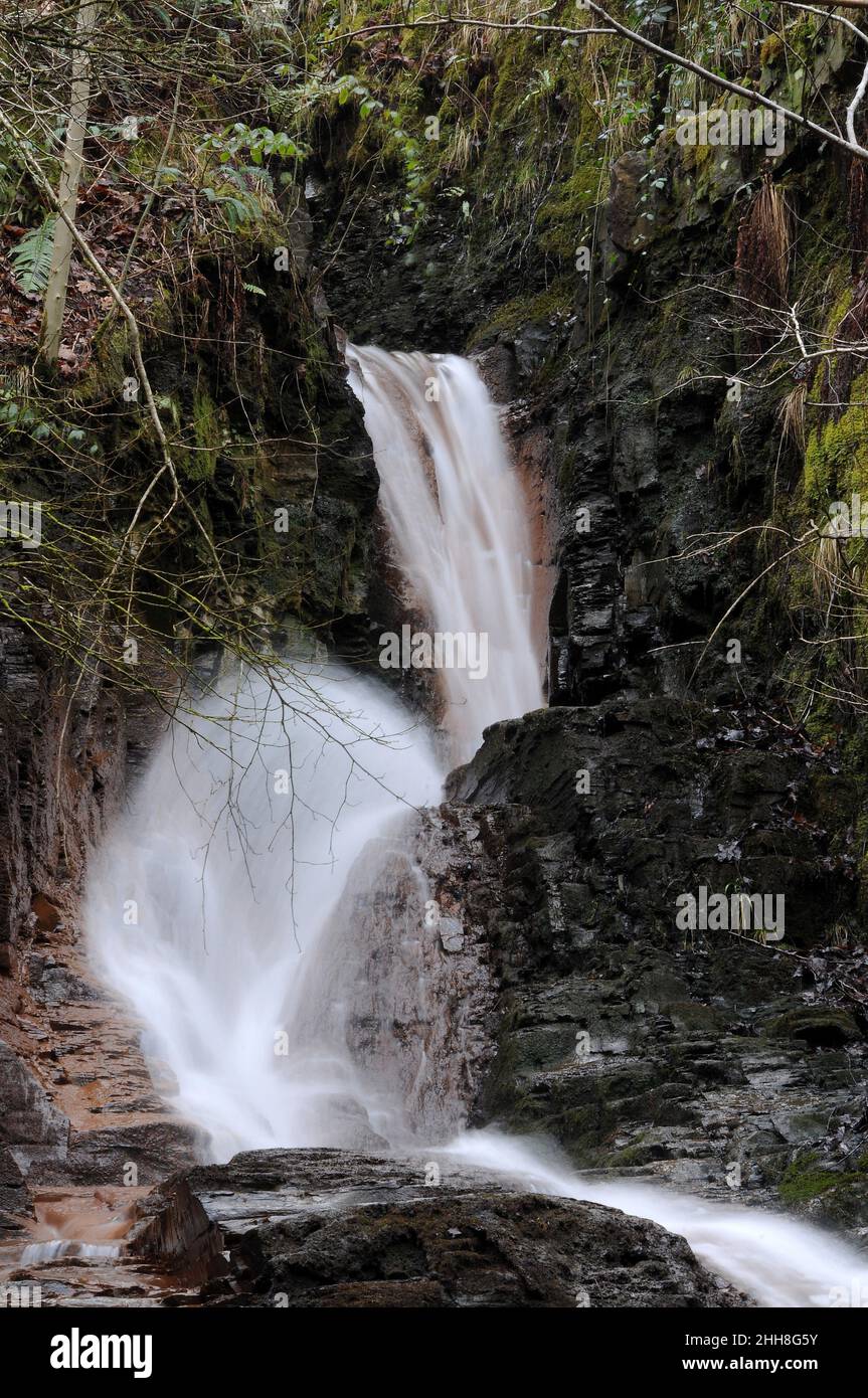 Prima cascata su Nant Rhyd y Gau. Circa 25 piedi in totale. Foto Stock