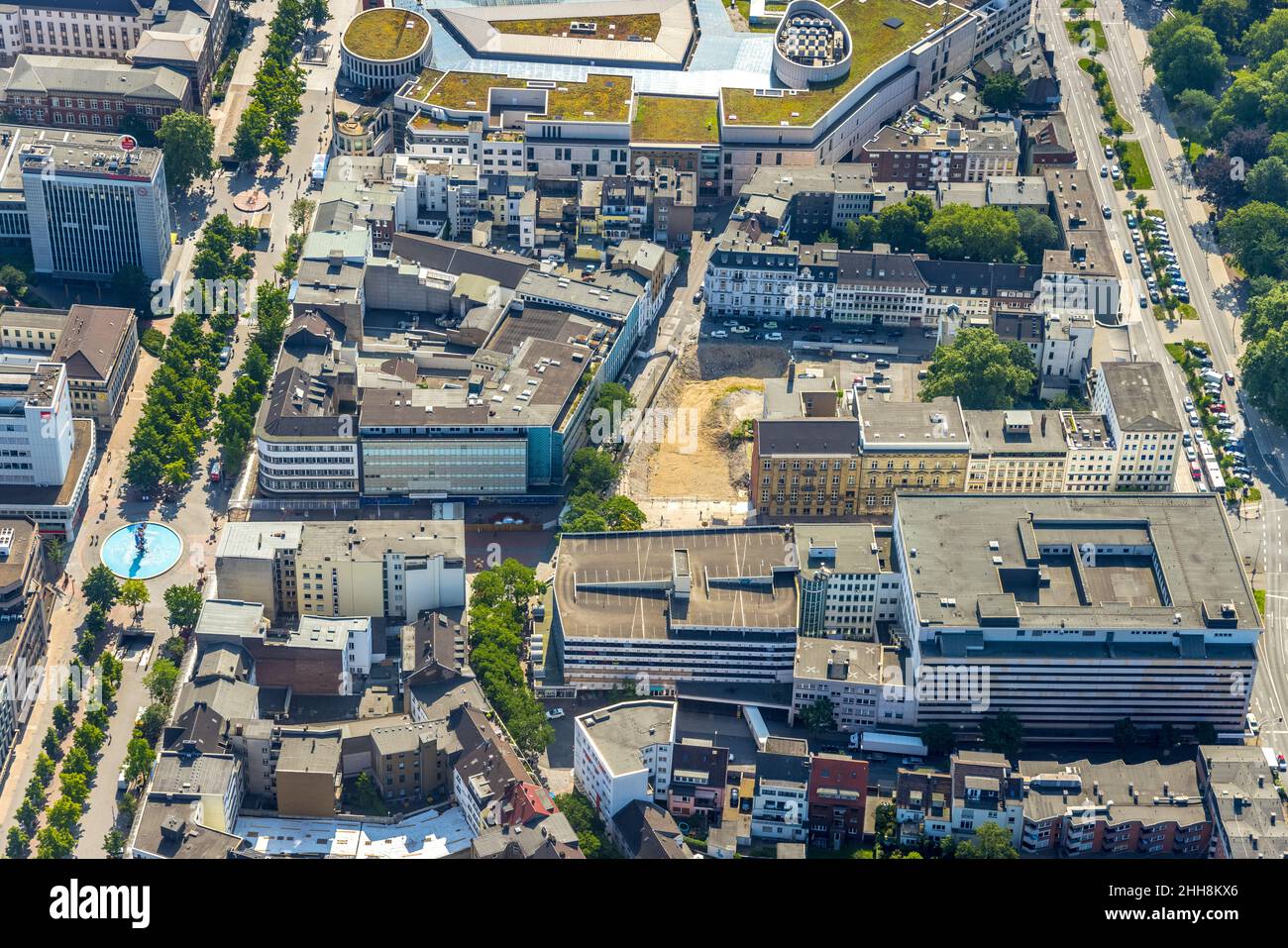 Fotografia aerea, progetto di costruzione nuovo edificio commerciale Düsseldorfer Straße presso l'ex biblioteca della città, zona pedonale Königstraße, scultura Foto Stock