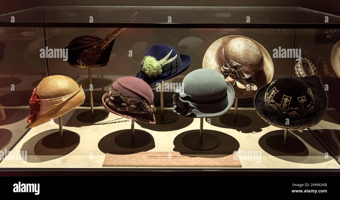 23 gennaio 2022 - Sandy Springs, Georgia, USA - "Downton Abbey, The Exhibition", al Perimeter Pointe, offre uno sguardo interattivo ed educativo alla serie televisiva di successo in tutto il mondo, come raccontato attraverso le ricreazione, i costumi, gli specchi magici, le proiezioni immersive e altre tecnologie all'avanguardia. La mostra dell'area di Atlanta continua fino al 28 aprile 2022.(Credit Image: © Brian Cahn/ZUMA Press Wire) Foto Stock