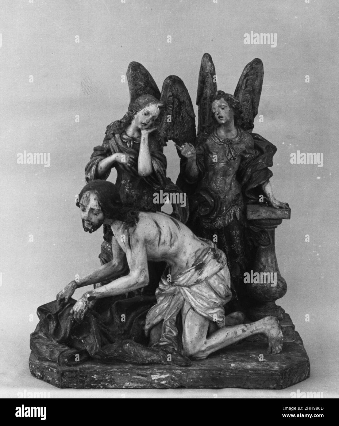 Angeli in lutto su Cristo dopo la flagellazione degli inizi del 18th secolo probabilmente da Luisa Roldán, chiamata la Roldana. Angeli in lutto su Cristo dopo la flagellazione 188884 artista: Probabilmente di Luisa Rold?n, chiamato la Roldana, Siviglia 1656?1704 Madrid, Angeli in lutto su Cristo dopo la flagellazione, inizio 18th secolo, terracotta, policroma e dorata, 10 1/2 ? 9 1/2 poll. (26,7 ? 24,1 cm). Il Metropolitan Museum of Art, New York. Rogers Fund, 1904 (04,8.1) Foto Stock