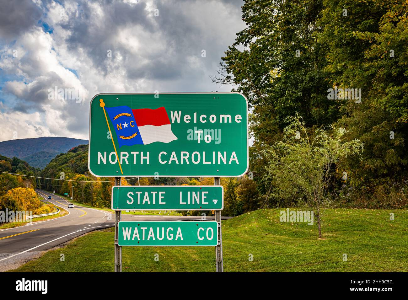 Un cartello di benvenuto nella Carolina del Nord sull'autostrada che segna il confine di stato con il Tennessee. Foto Stock