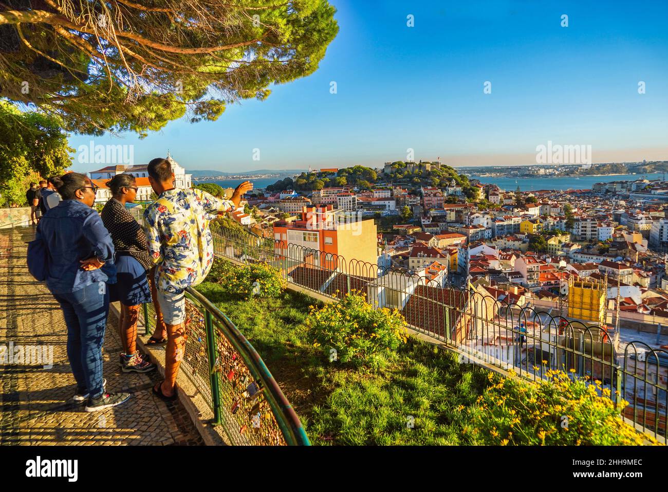 Spettacolare punto di vista Miradouro da Graa, Lisbona Portogallo Foto Stock