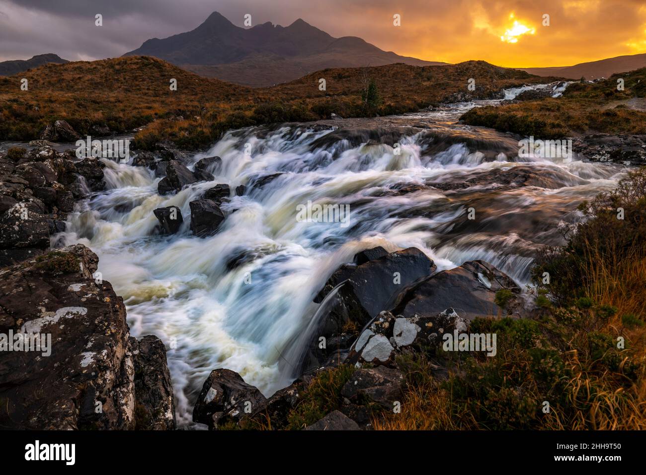 SLIGACHAN RIVER & CUILLIN HILLS SLIGACHIN ISOLA DI SKYE SCOZIA REGNO UNITO Foto Stock