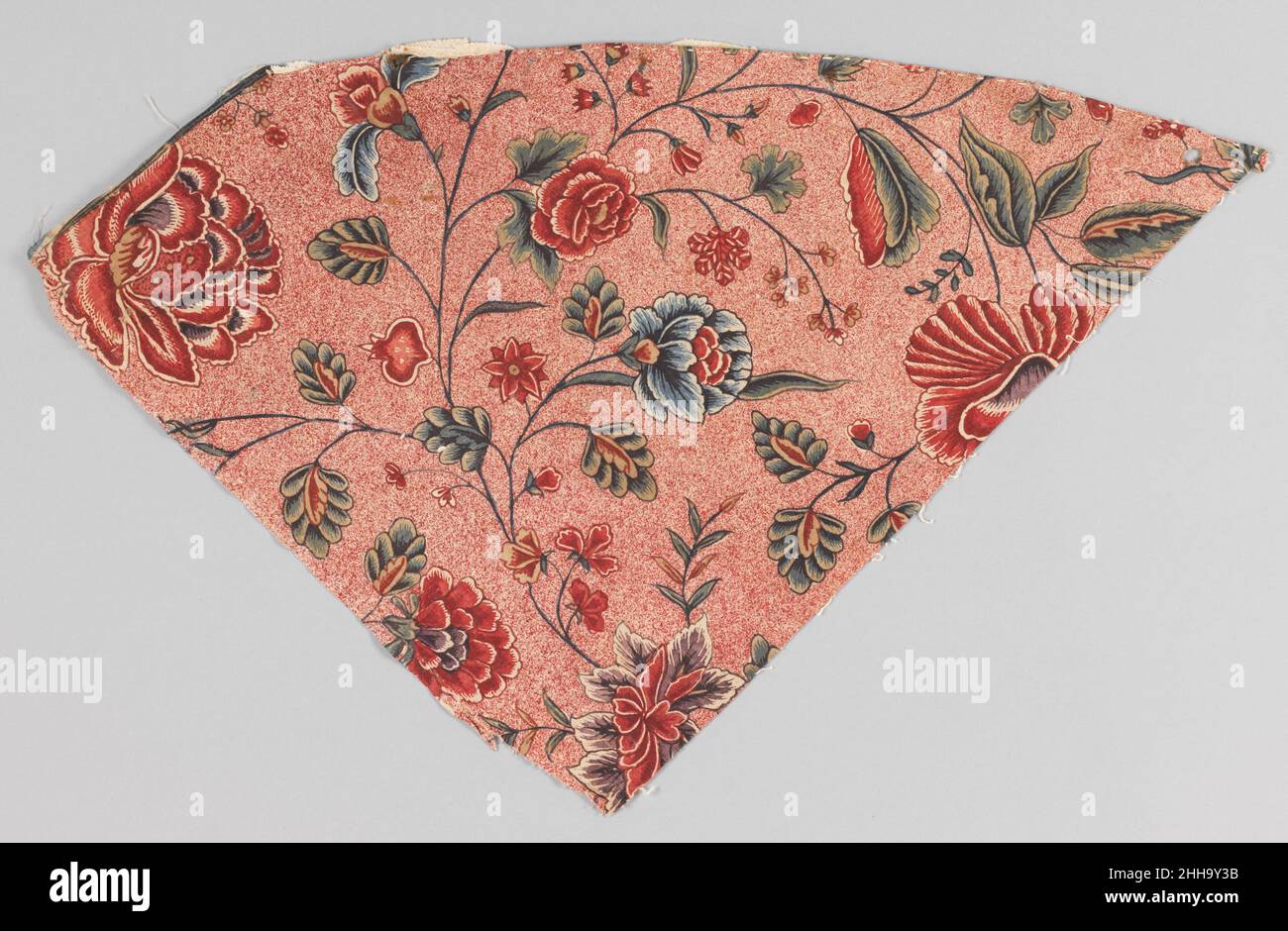 Frammento di chintz indiano 18th secolo, per il mercato delle esportazioni. Frammento di chintz indiano. Indiana, per il mercato delle esportazioni. 18th secolo. Cotone. Tessuti-verniciati e tinti Foto Stock