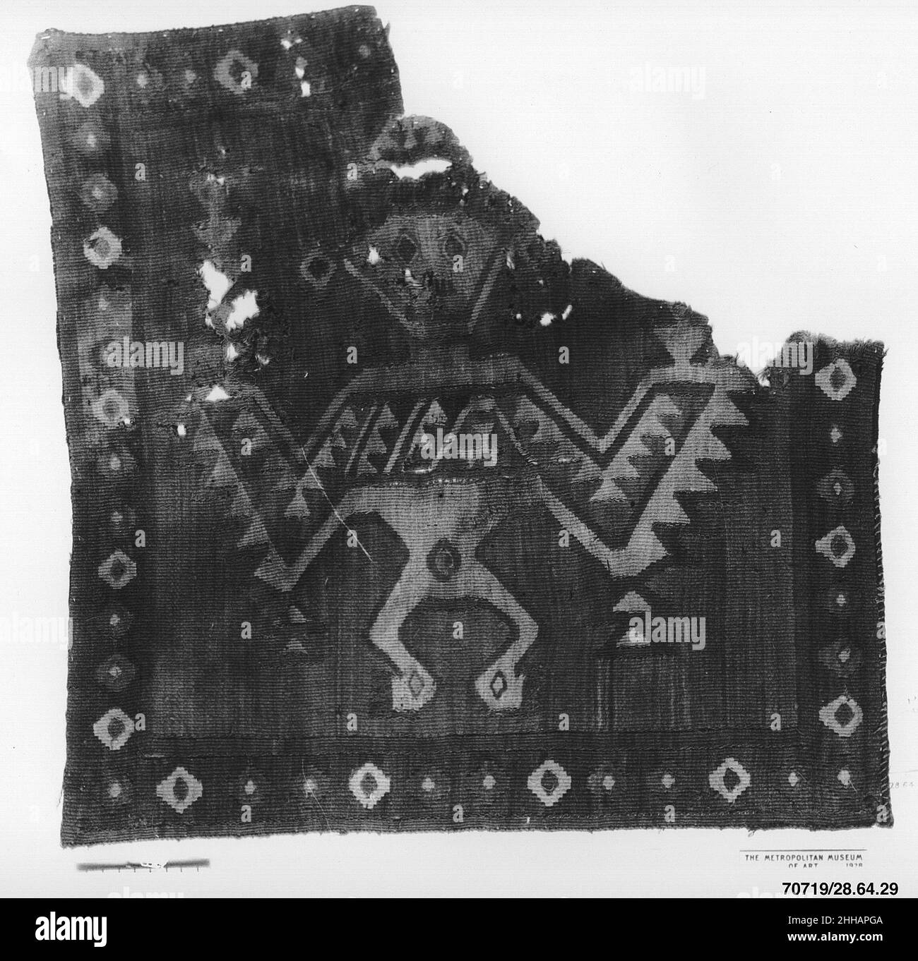 Frammento di arazzo con Figura 12th–15th secolo Chimú. Frammento di arazzo con Figura 307935 Foto Stock