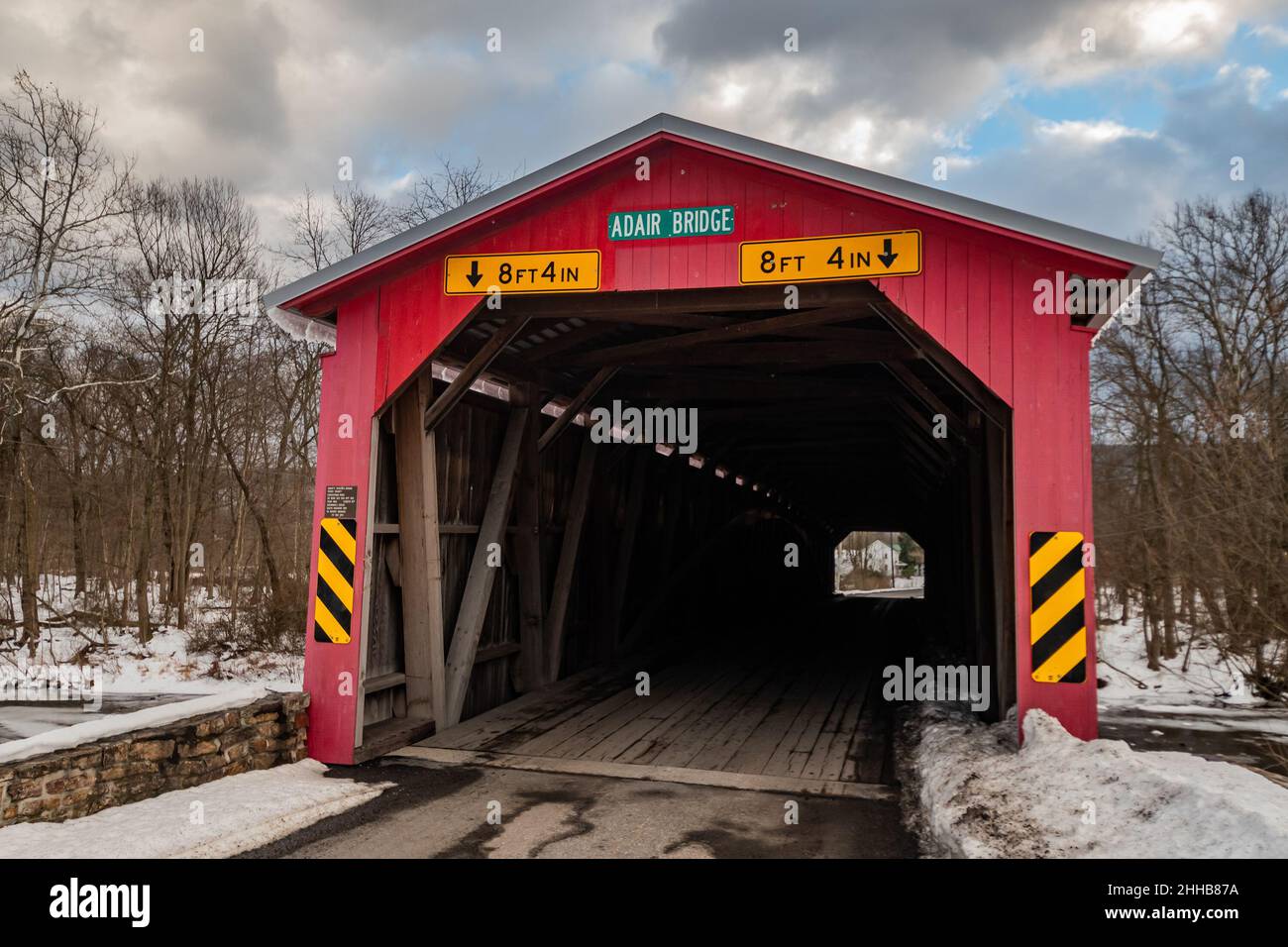 Adair Covered Bridge in Winter, Perry County, Pennsylvania, USA Foto Stock