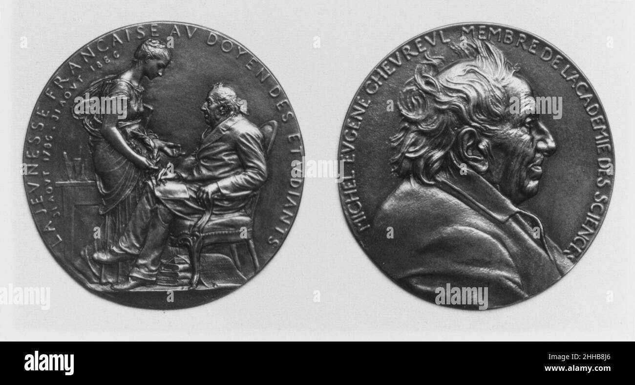 Commemorazione del 100th compleanno di M. Michel Eugène Chevreul (1786–1889), chimico francese e membro dell'Accademia delle Scienze 1886 Louis-Oscar Roty francese. Commemorazione del 100th compleanno di M. Michel Eugène Chevreul (1786–1889), chimico francese e membro dell'Accademia delle Scienze 187527 artista: Louis-Oscar Roty, francese, Parigi 1846?1911 Parigi, commemorando il compleanno 100th di M. Michel EUG?ne Chevreul (1786?1889), chimico francese e membro dell'Accademia delle Scienze, 1886, bronzo, patina marrone, diametro: 3 7/8 poll. (98 mm). Il Metropolitan Museum of Art, New York. Dono di Samuel P. Ave Foto Stock