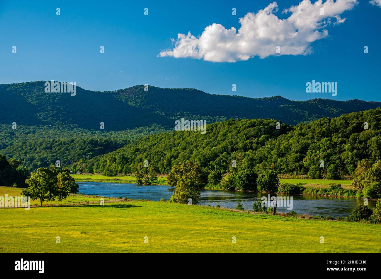 La Shenandoah River Valley in un bellissimo giorno d'estate, Virginia USA Foto Stock
