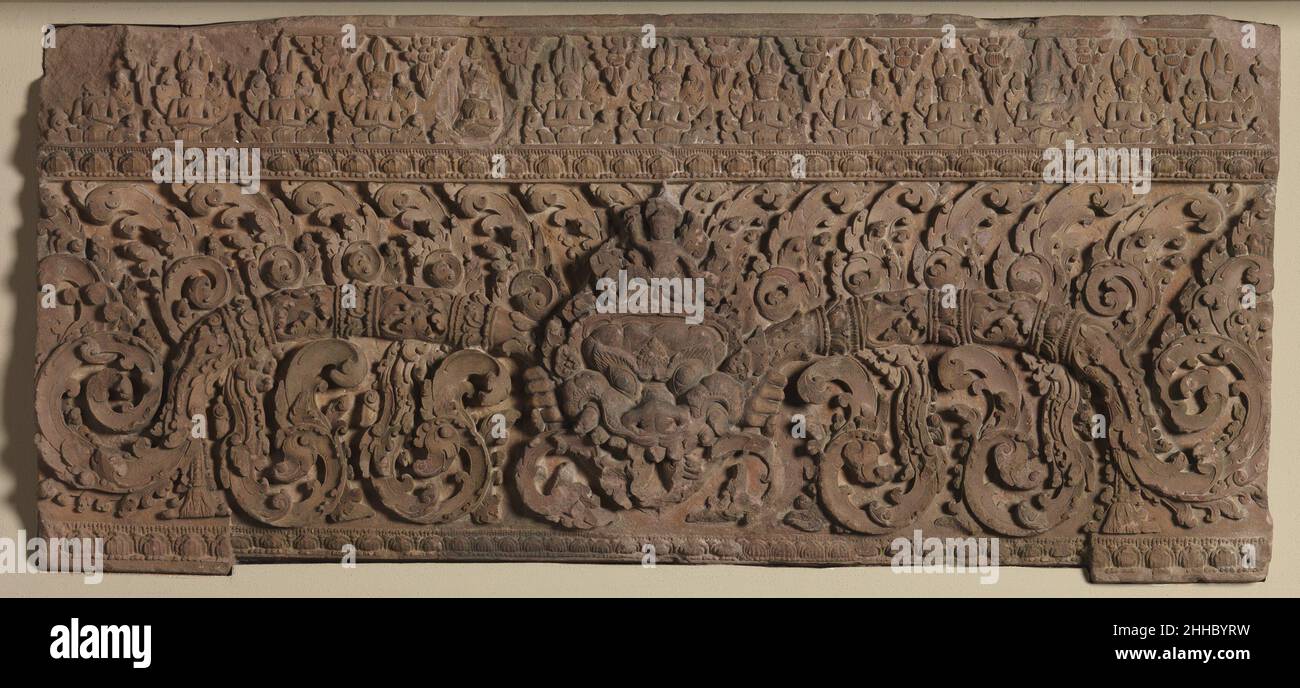 Architrave con testa di Kala ca. Metà 10th secolo Cambogia o Thailandia. Architrave con testa Kala 38625 Foto Stock