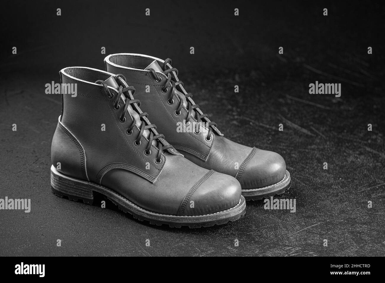 Scarpe in pelle marrone fatte a mano Foto Stock