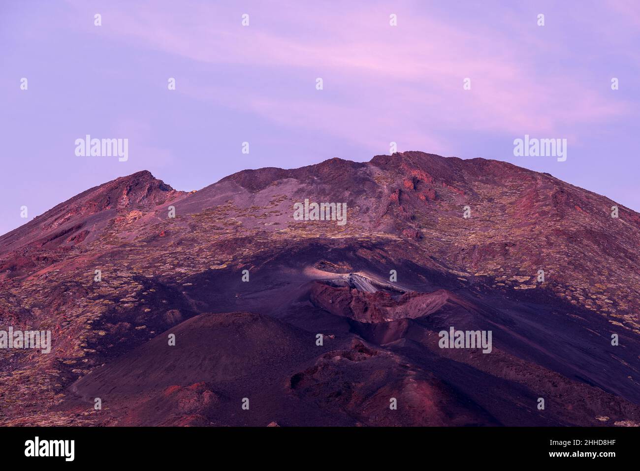 I crateri Las Narices del Teide sul lato del Pico Viejo nel Parco Nazionale Las Cañadas del Teide, Tenerife, Isole Canarie, Spagna Foto Stock