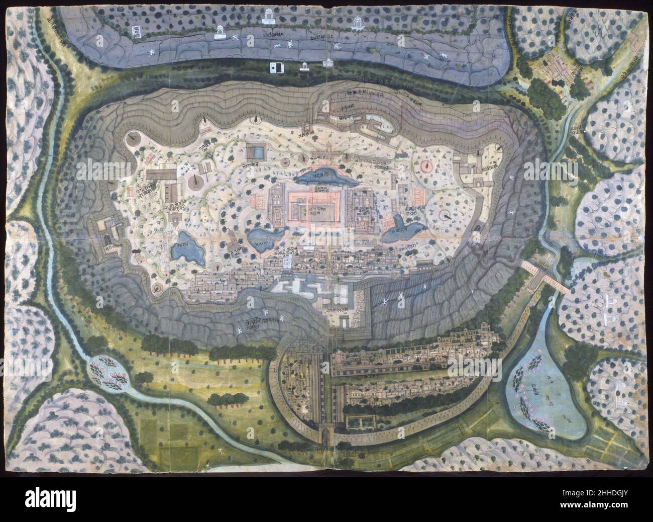 Città fortificata di Ranthambhor ca. 1810–18 generazione di Bagta questa rappresentazione topografica dell'immenso forte di Ranthambhor, con i suoi ventiquattro chilometri di mura, enfatizzò efficacemente la posizione militare di Maharaja Jagat Singh. Il dipinto nasce dall'innovativa generazione del grande artista Banta. Mentre il paesaggio e le strutture presentate obliquamente si riferiscono alla pittura indiana tradizionale, la loro distribuzione accurata suggerisce una familiarità concettuale con il linguaggio della mapmaking. Le stampe europee avevano mostrato fortificazioni militari dall'alto per quasi trecento anni. Jagat Singh deve Foto Stock