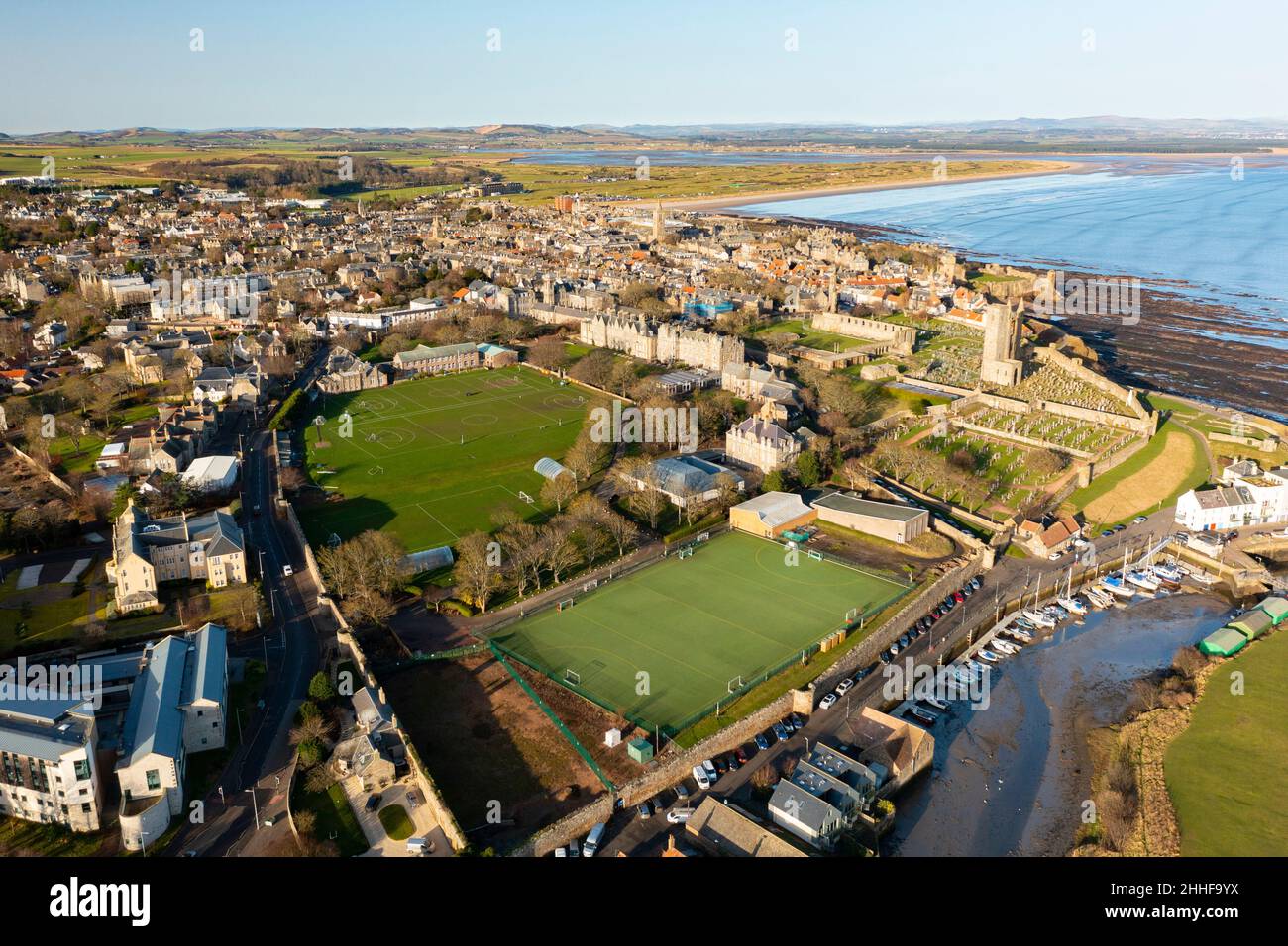 Vista aerea dal drone della città di St Leonards College scuola privata a St Andrews a Fife, Scozia, Regno Unito Foto Stock