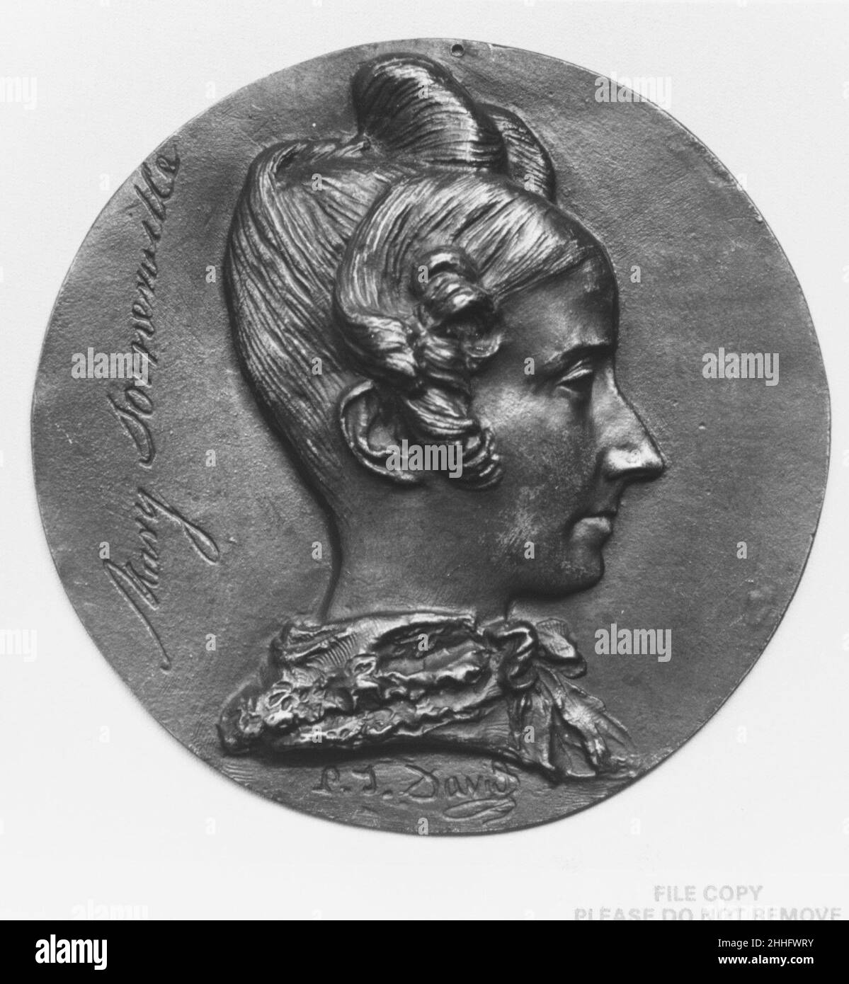 Mary Somerville (née Fairfax), matematico e astronomo scozzese (1780–1872) 19th secolo Pierre Jean David d'Angers il francese Pierre-Jean David d'Angers fu il più prolifico e uno dei più importanti scultori francesi della prima metà del XIX secolo. Durante la sua quasi cinquantennale carriera (1819-1856) Davide rimase fedele alla sua convinzione che i monumenti scultorei dedicati alle conquiste di grandi uomini e donne esprimono in modo più permanente e vivido la grandezza di un popolo. Ha cercato continuamente commissioni per monumenti che raffigurano figure storiche e contemporanee wh Foto Stock