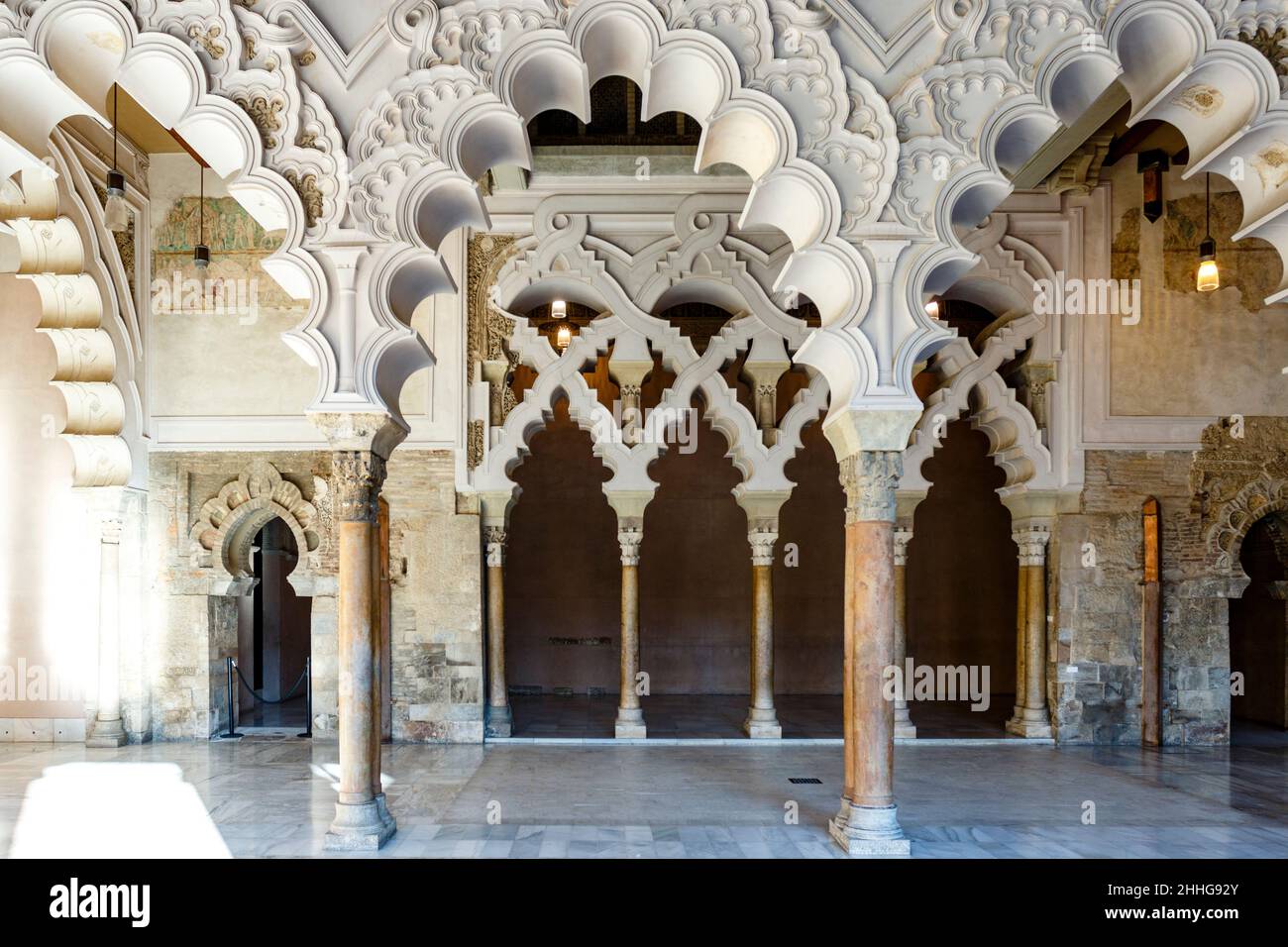 Le sale del nord Moorish-Taifa, Palazzo Aljaferia, Saragozza, Aragona, Spagna, Europa Foto Stock