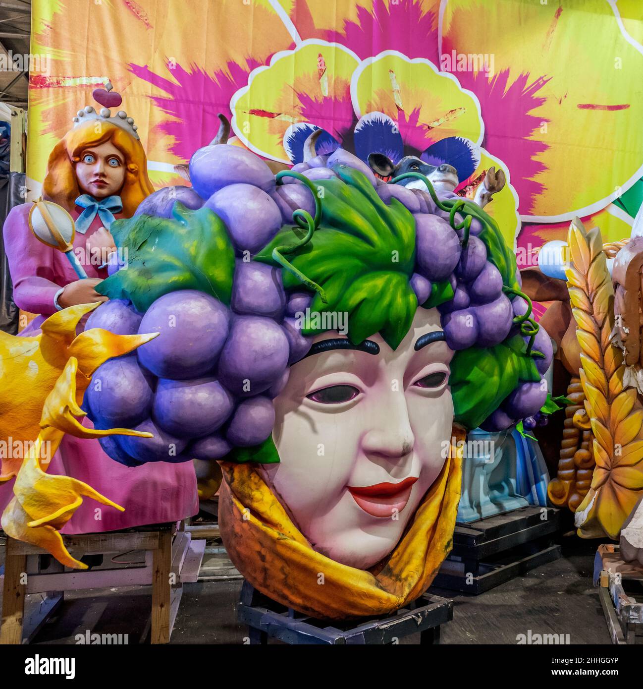 Il Mardi Gras World, l'attrazione turistica di Blaine Kern e il magazzino di lavoro dove i carri di sfilata del Mardi Gras sono fatti a New Orleans, Louisiana, USA. Foto Stock