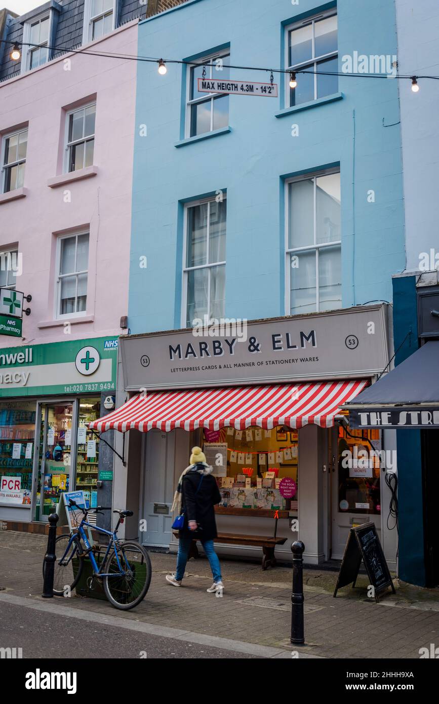 Exmouth Market, una strada semi-pedonale alla moda punteggiata da negozi indipendenti a Clerkenwell nel London Borough of Islington, EC1, London, Engl Foto Stock
