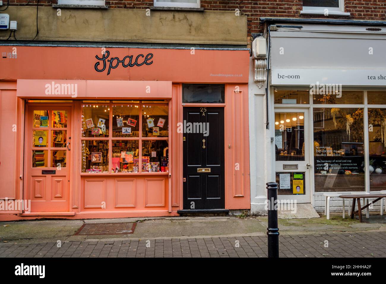 Exmouth Market, una strada semi-pedonale alla moda punteggiata da negozi indipendenti a Clerkenwell nel London Borough of Islington, EC1, London, Engl Foto Stock