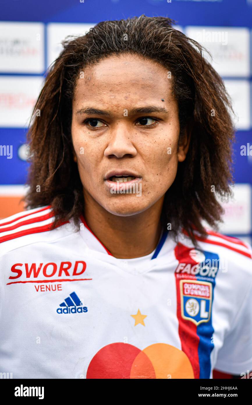 Wendie Renard dell'Olympique Lyonnais (OL) durante una partita contro il Paris FC il 12 dicembre 2021 al Charlety Stadium di Parigi, Francia. Foto Stock