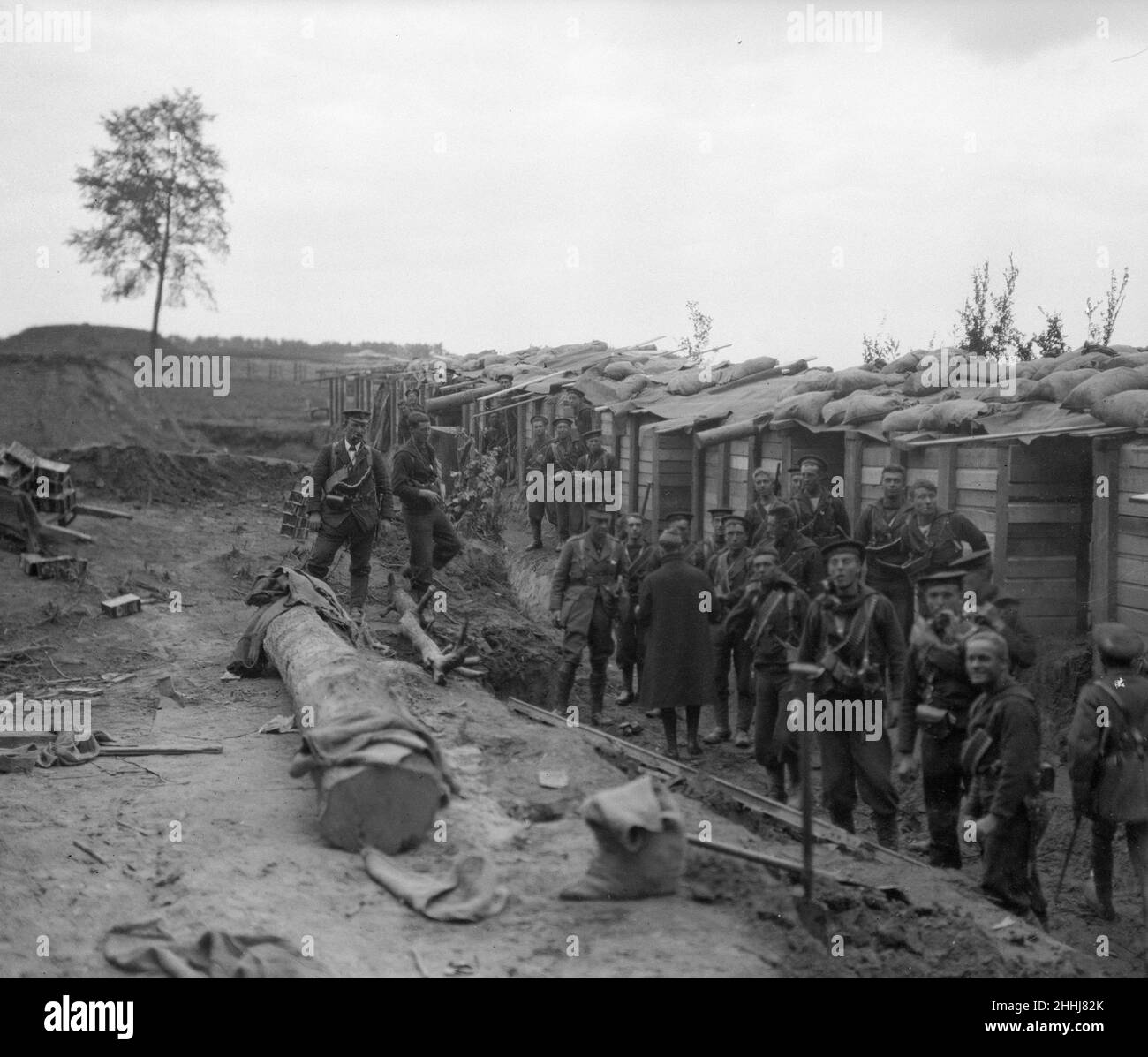 Difese di terra e ripari a prova di bomba costruiti dai belgi e dalla Brigata Navale britannica come ultima linea di difesa sulla Lierre Road, la chiave per la difesa di Anversa, che è a soli due miglia di distanza. Circa il 1st ottobre 1914 Foto Stock