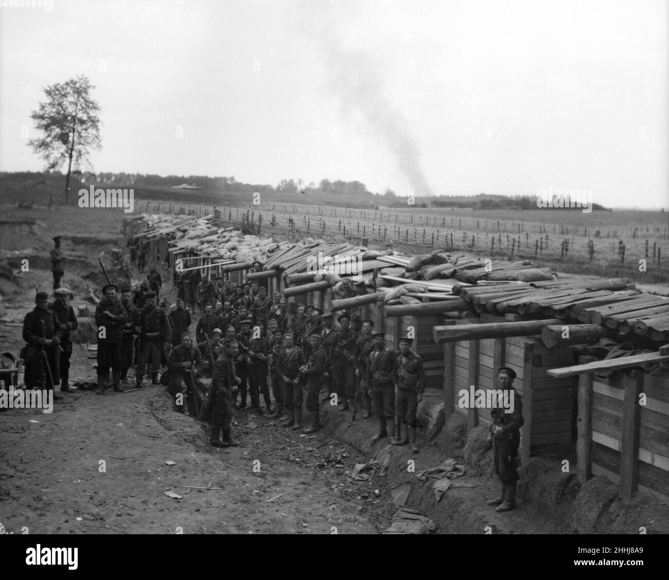 Difese di terra e ripari a prova di bomba costruiti dai belgi e dalla Brigata Navale britannica come ultima linea di difesa sulla Lierre Road, la chiave per la difesa di Anversa, che è a soli due miglia di distanza. Circa il 1st ottobre 1914 Foto Stock
