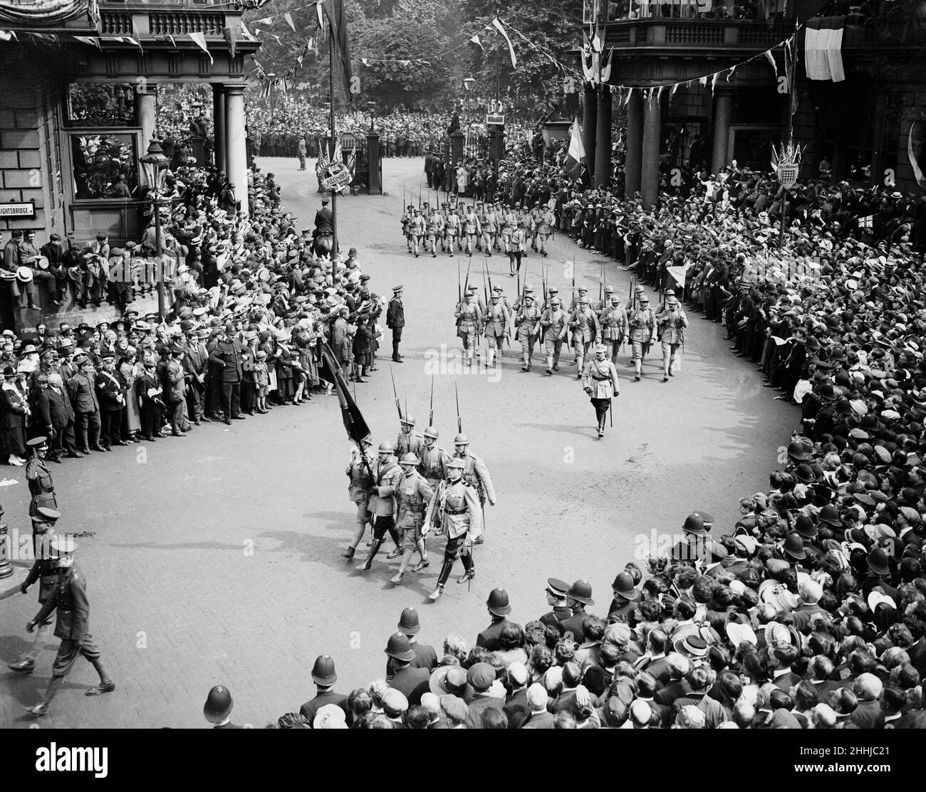Vittoria di Londra marzo. Lasciando Albert Gate. Maggio 1919 Foto Stock