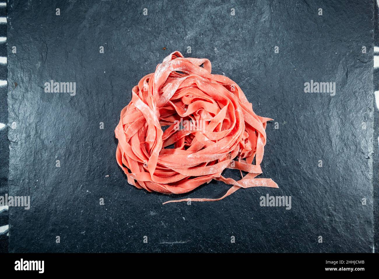 pasta fresca rosa cruda Foto Stock