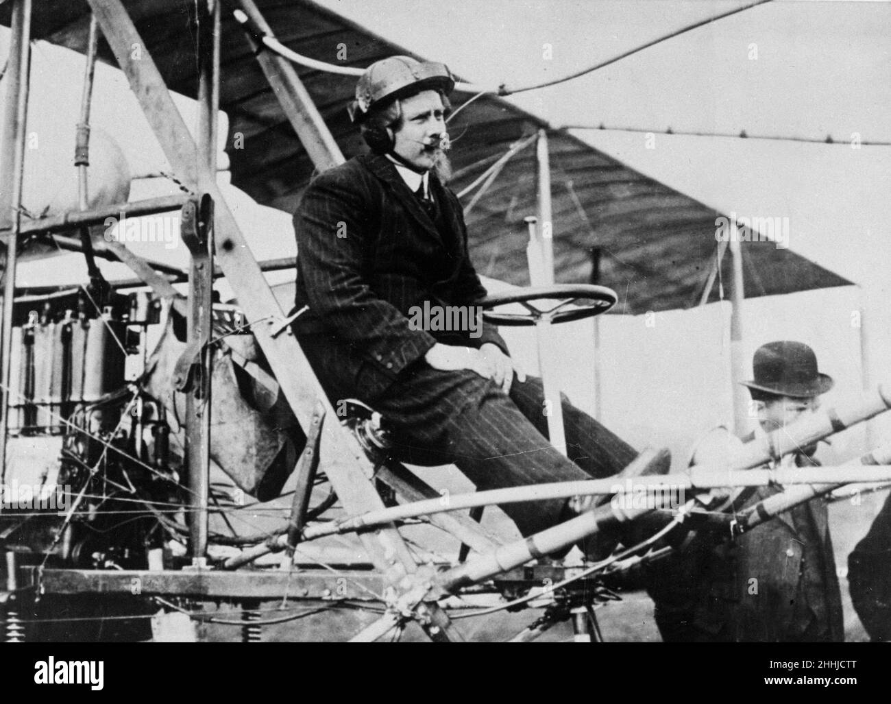 Il pioniere dell'aviazione Colonel S.F Cody è stato raffigurato nel 1912. Foto Stock