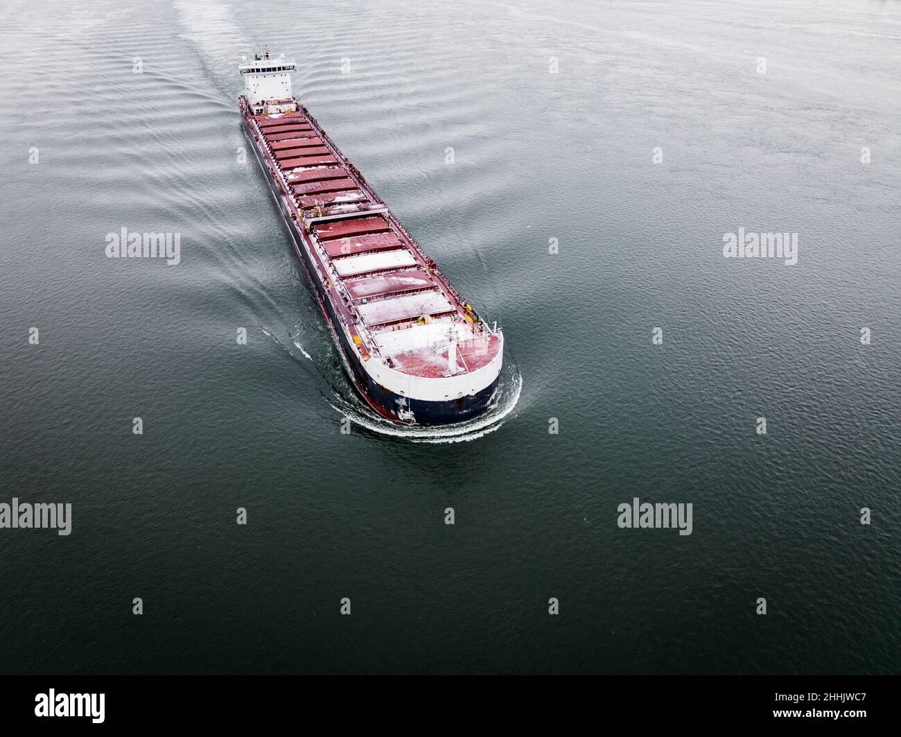 Nave da carico vicino al Porto di Montreal sul Fiume St-Lawrence Foto Stock