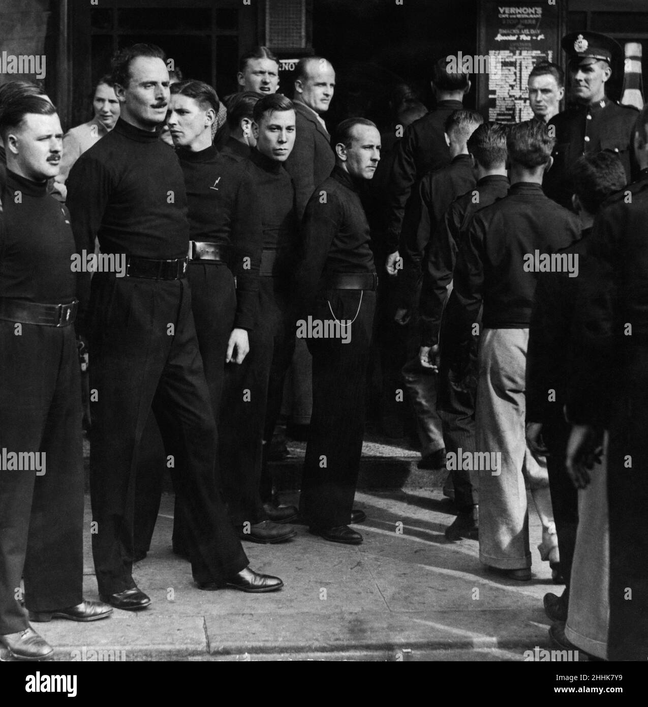 William Joyce (a sinistra) Sir Oswald Mosley (seconda a sinistra) tra i fascisti al Haymarket, Newcastle nel luglio 1934 a seguito di un raduno sul Moor Town. Foto Stock