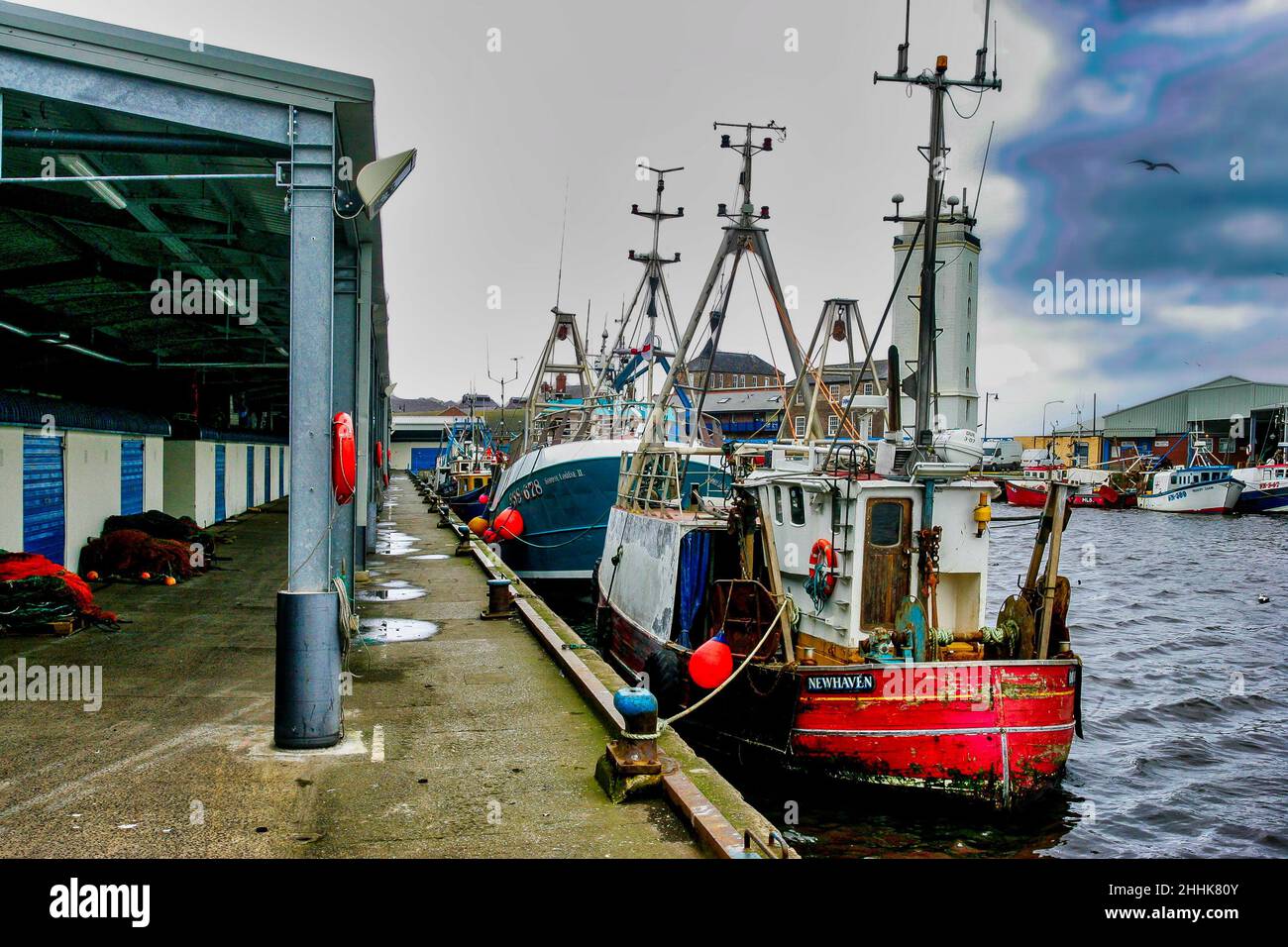 Barche da pesca legate sul molo a North Shields, Inghilterra. Foto Stock
