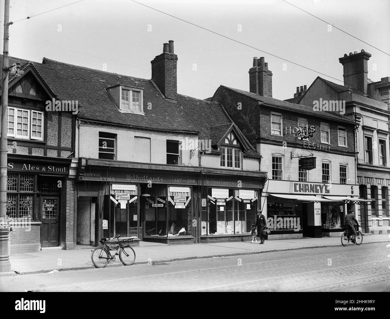 Uxbridge High Street, negozio di Mulholland 1936 Foto Stock