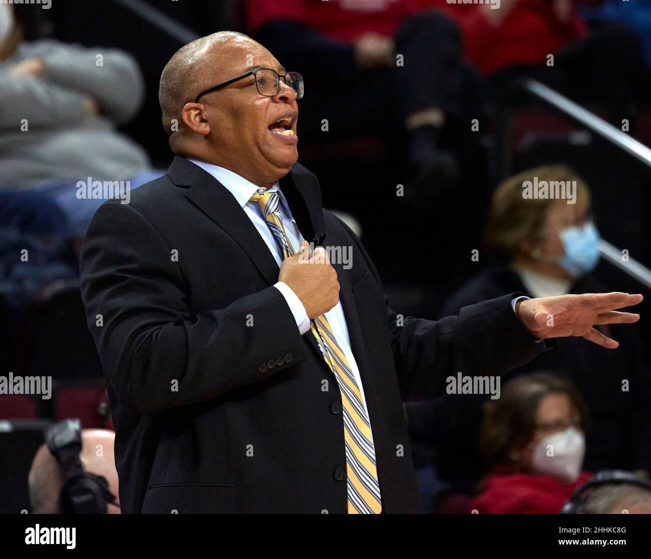 Piscataway, New Jersey, Stati Uniti. 24th Jan 2022. Timothy Eatman, allenatore di ruolo di Rutgers Scarlet Knights, durante la partita alla Jersey Mikes Arena tra i Rutgers Scarlet Knights e gli Ohio state Buckeyes di Piscataway, New Jersey, domenica 23 2022 gennaio. Ohio state bussa alle Rutgers 80-71. Duncan Williams/CSM/Alamy Live News Foto Stock