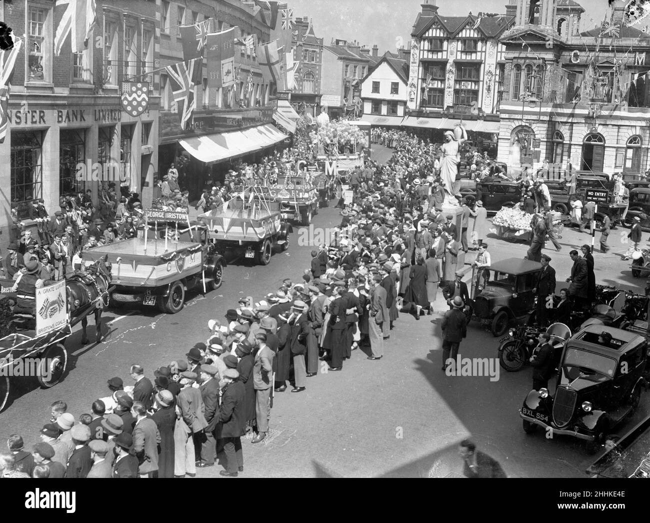 Sfilata di Carnevale attraverso Kingston in celebrazione del giubileo d'argento di re Giorgio V. Maggio 1935 Foto Stock