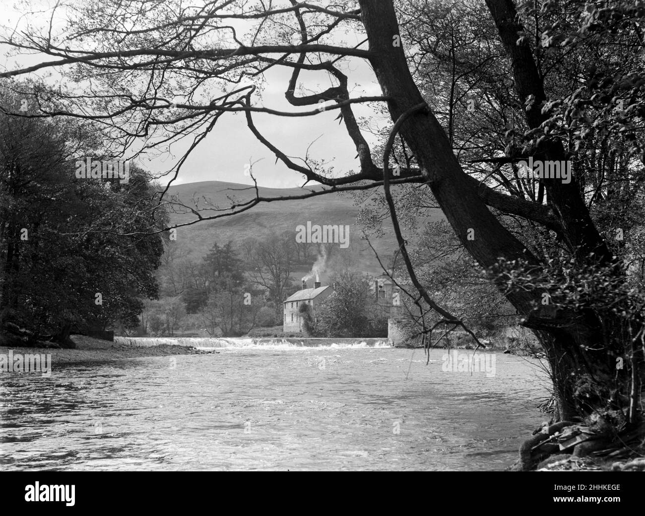 Il fiume Dee a Berwyn nel Galles del Nord. Maggio 1932 307 Foto Stock